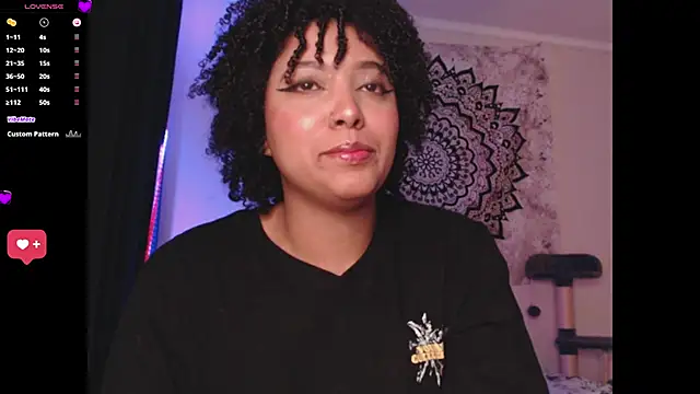 Snapshot of michell_bling1 chatting on 03/02/25, 05:01 michell bling1 online show from 03/02/25, 05:01