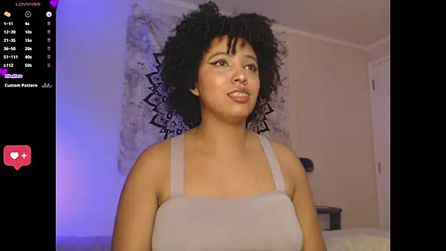 Snapshot of michell_bling1 chatting on 03/07/25, 06:13 michell bling1 online show from 03/07/25, 06:13