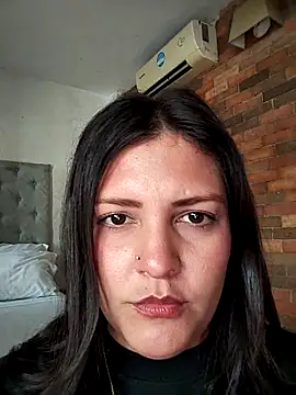 Mia Hampton online show from 10/04/25, 06:39