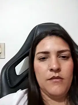 Mia Hampton online show from 10/31/25, 01:39