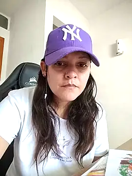 Snapshot of Mia_Hampton chatting on 03/28/26, 04:50 Mia Hampton online show from 03/28/26, 04:50