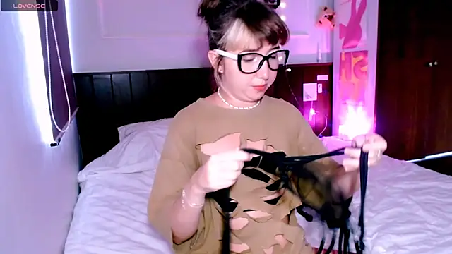 Cosmo Riri online show from 09/28/25, 06:30