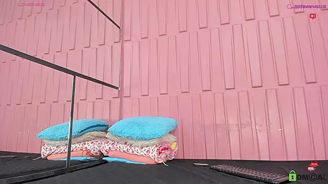 Briana Wells  online show from 03/04/25, 02:42