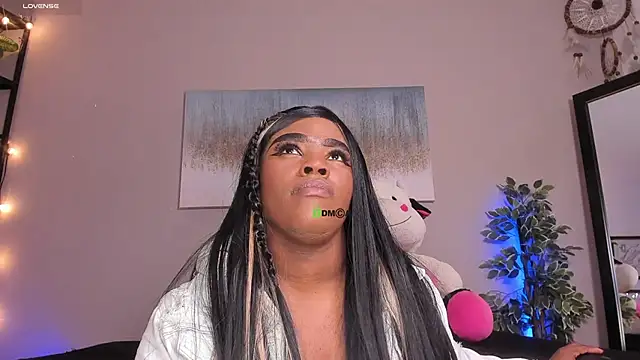 Briana Wells  online show from 11/07/25, 01:55