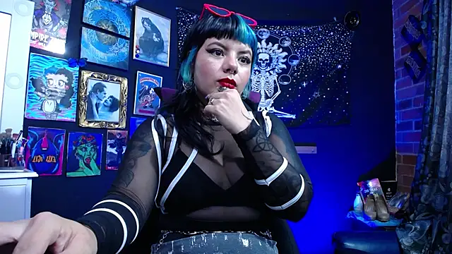 Yourmadame P online show from 01/28/25, 09:40