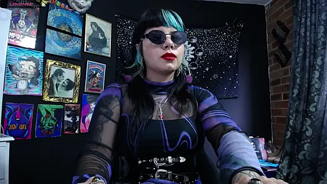 Yourmadame P online show from 03/18/25, 07:42