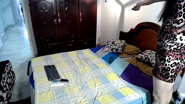 Snapshot of ivonne__hott1 chatting on 03/01/25, 08:42 ivonne hott1 online show from 03/01/25, 08:42