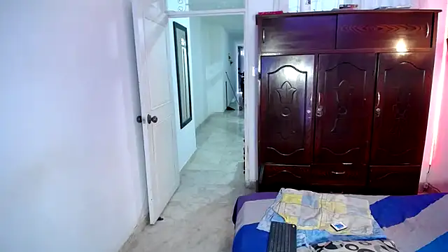 Snapshot of ivonne__hott1 chatting on 03/07/25, 09:06 ivonne hott1 online show from 03/07/25, 09:06