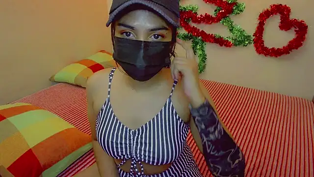 Snapshot of Kiara-Tanvi chatting on 12/23/24, 04:28 Kiara-Tanvi online show from 12/23/24, 04:28