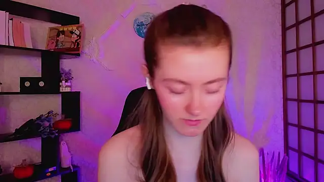 KateCuddle online show from 12/18/24, 02:10