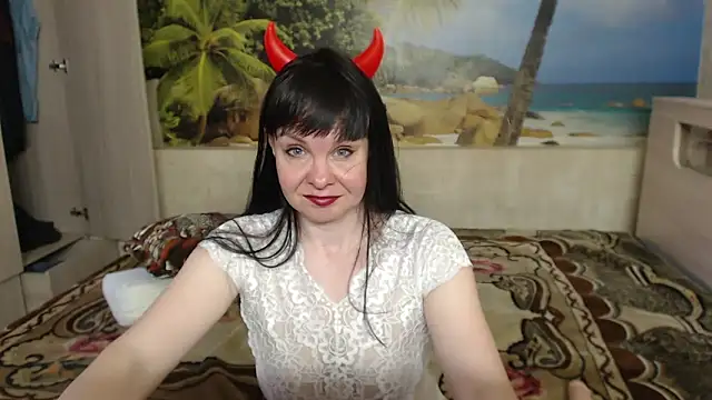 Snapshot of Aphelandra chatting on 05/16/26, 10:01 Aphelandra online show from 05/16/26, 10:01