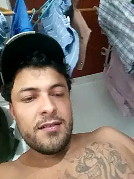 Snapshot of 11scorpion27 chatting on 10/12/25, 04:00 11scorpion27 online show from 10/12/25, 04:00