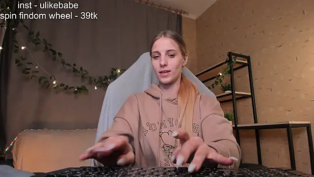 Snapshot of Anna_Fink chatting on 01/27/25, 09:00 Anna Fink online show from 01/27/25, 09:00