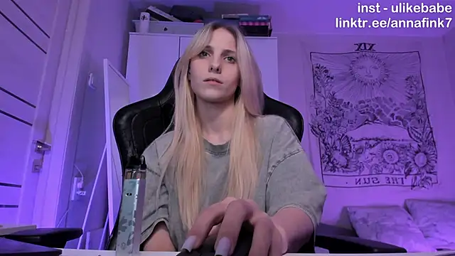 Snapshot of Anna_Fink chatting on 10/05/25, 09:34 Anna Fink online show from 10/05/25, 09:34