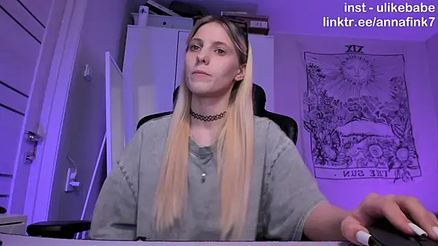 Snapshot of Anna_Fink chatting on 11/06/25, 08:54 Anna Fink online show from 11/06/25, 08:54