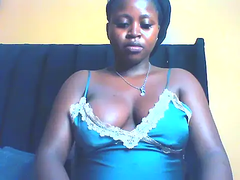 Snapshot of EboniesBelle chatting on 04/17/26, 05:32 EboniesBelle online show from 04/17/26, 05:32
