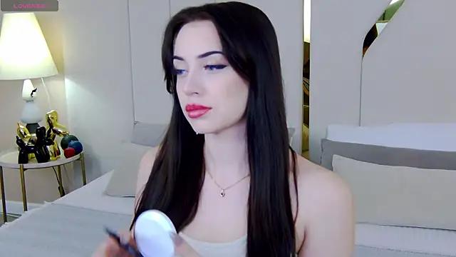 Betty Bridge online show from 11/20/25, 05:40