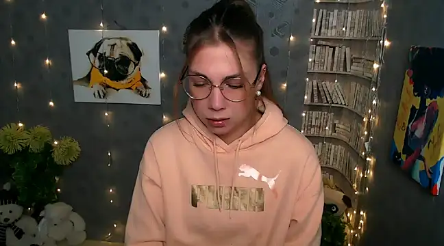 Snapshot of Sport_Tall_Doll chatting on 01/03/25, 08:21 Sport Tall Doll online show from 01/03/25, 08:21