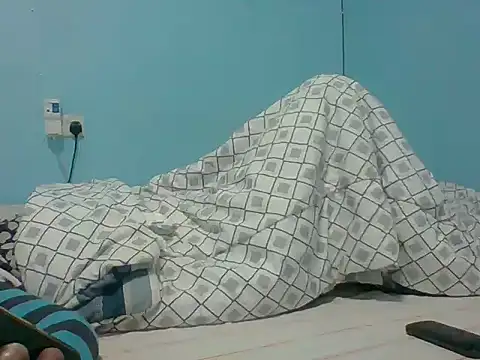 Snapshot of Eminent_Ride chatting on 10/22/25, 06:35 Eminent Ride online show from 10/22/25, 06:35