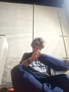 Snapshot of shaved chatting on 12/01/25, 06:40 shaved online show from 12/01/25, 06:40