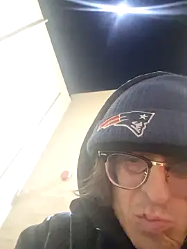 Snapshot of shaved chatting on 12/04/25, 06:34 shaved online show from 12/04/25, 06:34