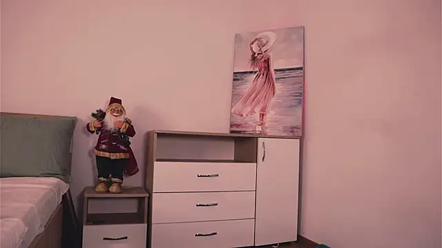 Misslullu online show from 12/04/25, 02:37