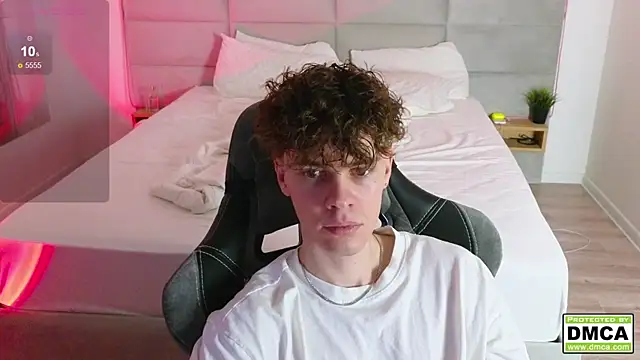 cute thomas online show from 02/04/25, 06:17