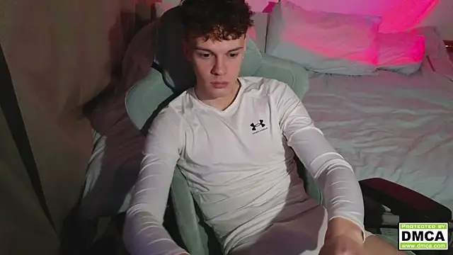 cute thomas online show from 12/03/25, 12:14