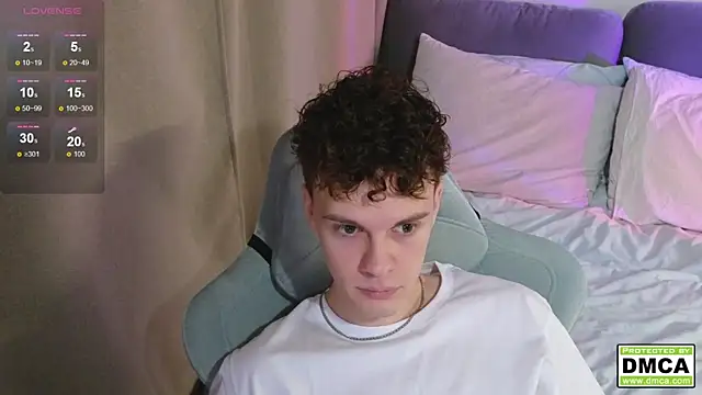 cute thomas online show from 12/16/25, 04:01