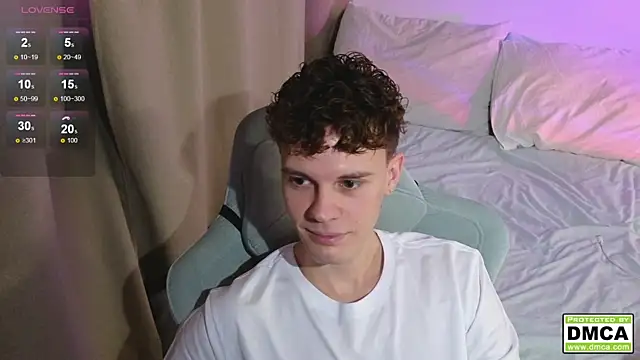 Snapshot of cute_thomas chatting on 12/18/25, 04:24 cute thomas online show from 12/18/25, 04:24