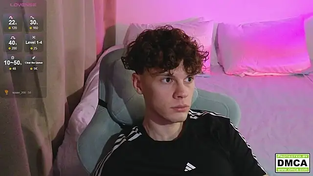 Snapshot of cute_thomas chatting on 03/09/26, 07:29 cute thomas online show from 03/09/26, 07:29