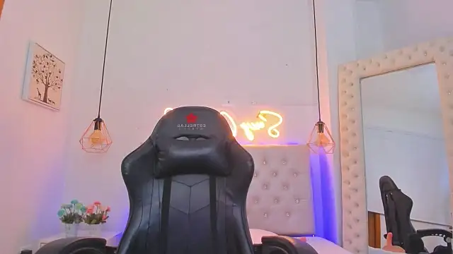 xiomara  cortes online show from 02/04/25, 01:23