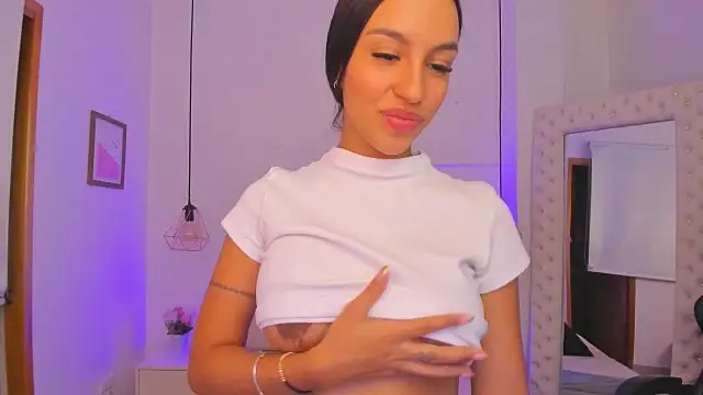 xiomara  cortes online show from 02/28/25, 07:25