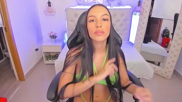 xiomara  cortes online show from 03/04/25, 07:11