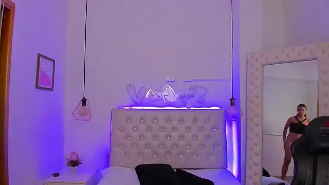 xiomara  cortes online show from 03/16/25, 01:28