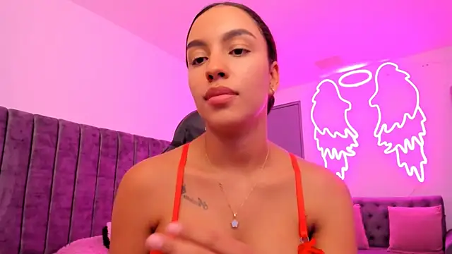 xiomara  cortes online show from 09/30/25, 12:48