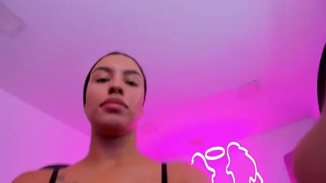 xiomara  cortes online show from 11/04/25, 07:35