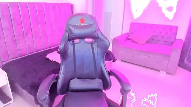 xiomara  cortes online show from 11/10/25, 07:24