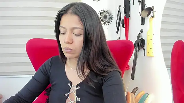 Snapshot of julieta_evans_ chatting on 10/06/25, 11:13 julieta evans online show from 10/06/25, 11:13