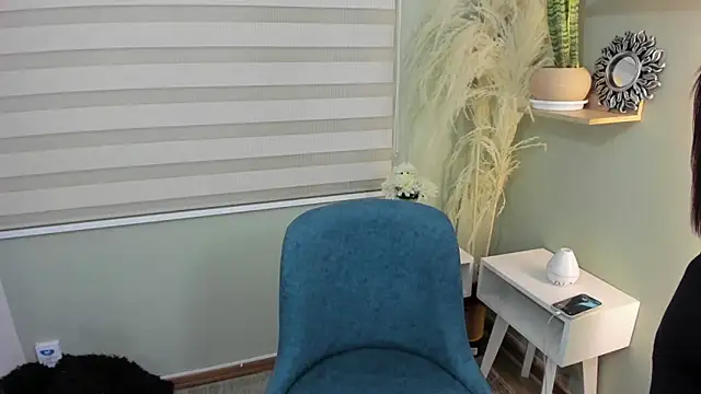 Snapshot of julieta_evans_ chatting on 11/07/25, 11:16 julieta evans online show from 11/07/25, 11:16