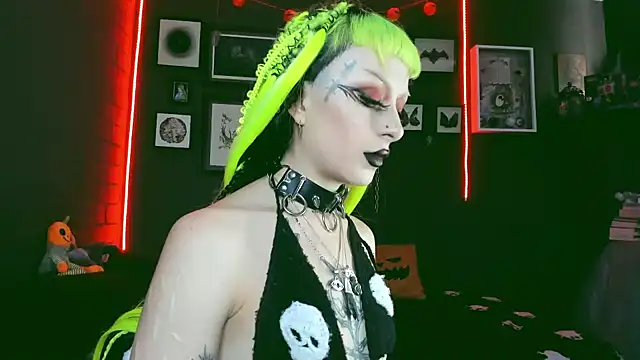 insania 9999  online show from 02/04/25, 04:50