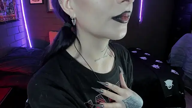 insania 9999  online show from 10/21/25, 05:35