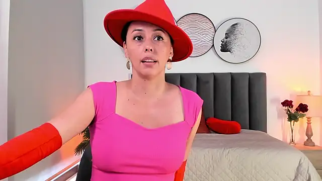 SaharaGarcia   online show from 02/12/25, 06:40