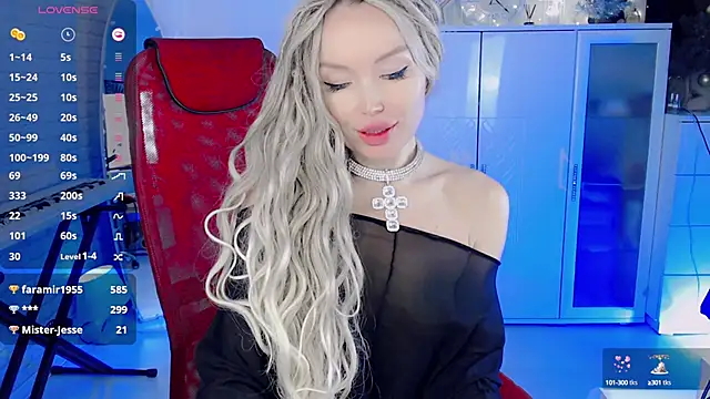 WhiteBunny online show from 12/24/24, 10:22