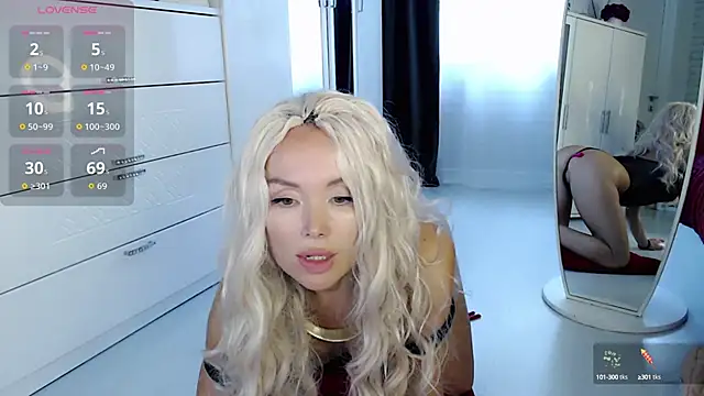 WhiteBunny online show from 09/09/25, 10:04