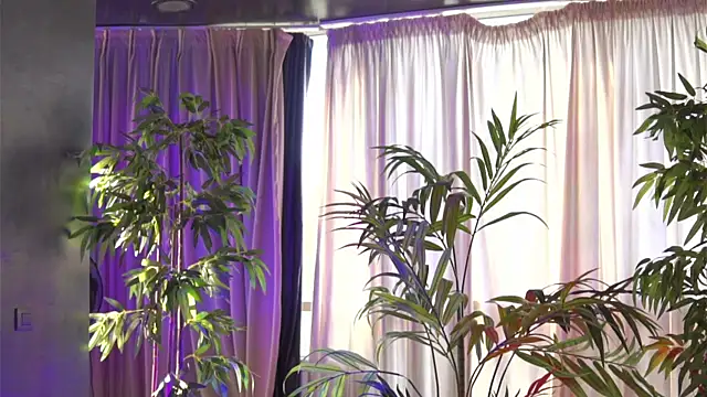 HotSkinnyX online show from 09/21/25, 06:15