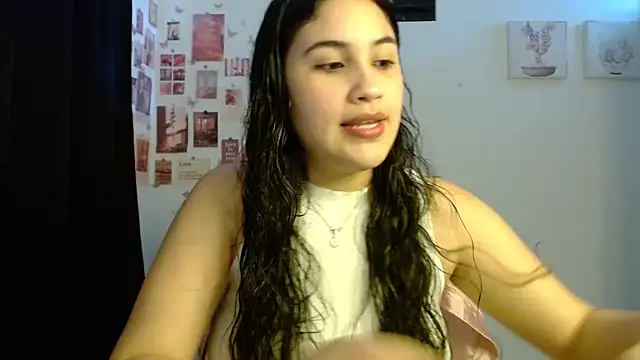 Snapshot of InocentHeaven1 chatting on 04/14/26, 12:22 InocentHeaven1 online show from 04/14/26, 12:22