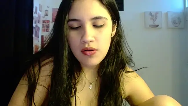 Snapshot of InocentHeaven1 chatting on 04/16/26, 12:17 InocentHeaven1 online show from 04/16/26, 12:17