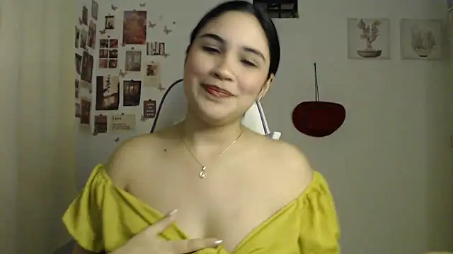 Snapshot of InocentHeaven1 chatting on 06/17/26, 11:49 InocentHeaven1 online show from 06/17/26, 11:49
