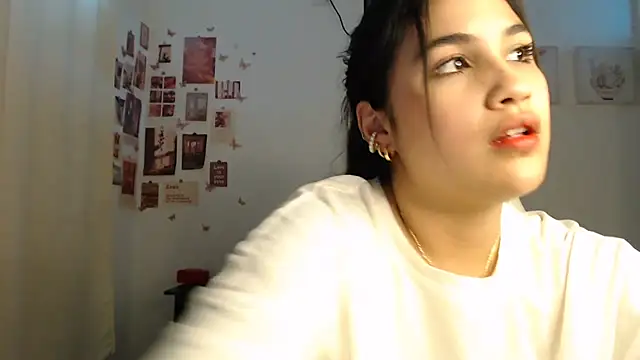 Snapshot of InocentHeaven1 chatting on 06/22/26, 10:51 InocentHeaven1 online show from 06/22/26, 10:51
